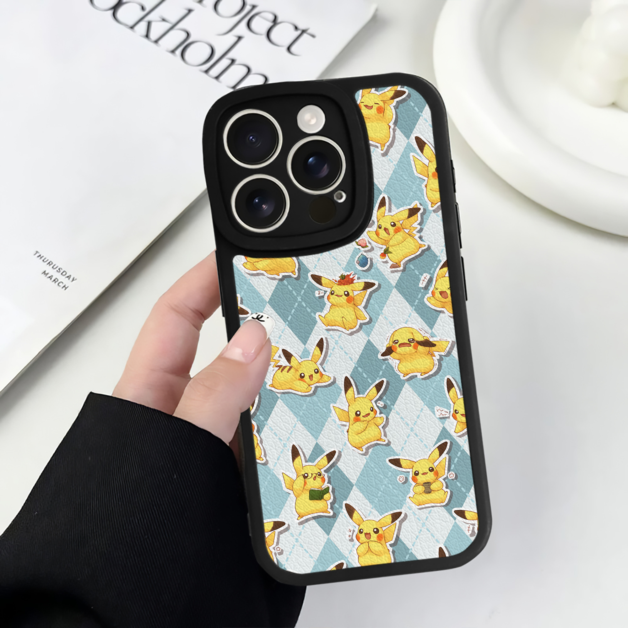 （画像用） ポケットモンスター Pokémon 【iPhone 16シリーズ対応】シリコンスマホケース（レザー調） 材質：シリコン